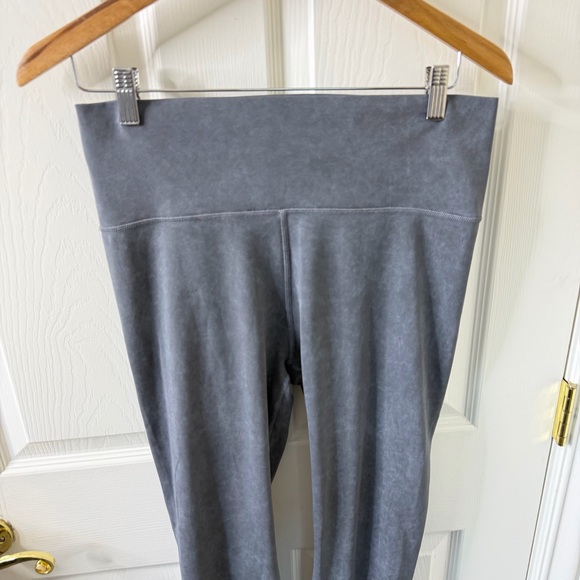 Vuori Washed Studio Legging Washed Charcoal Grey Womens Size L - Picture 3 of 5